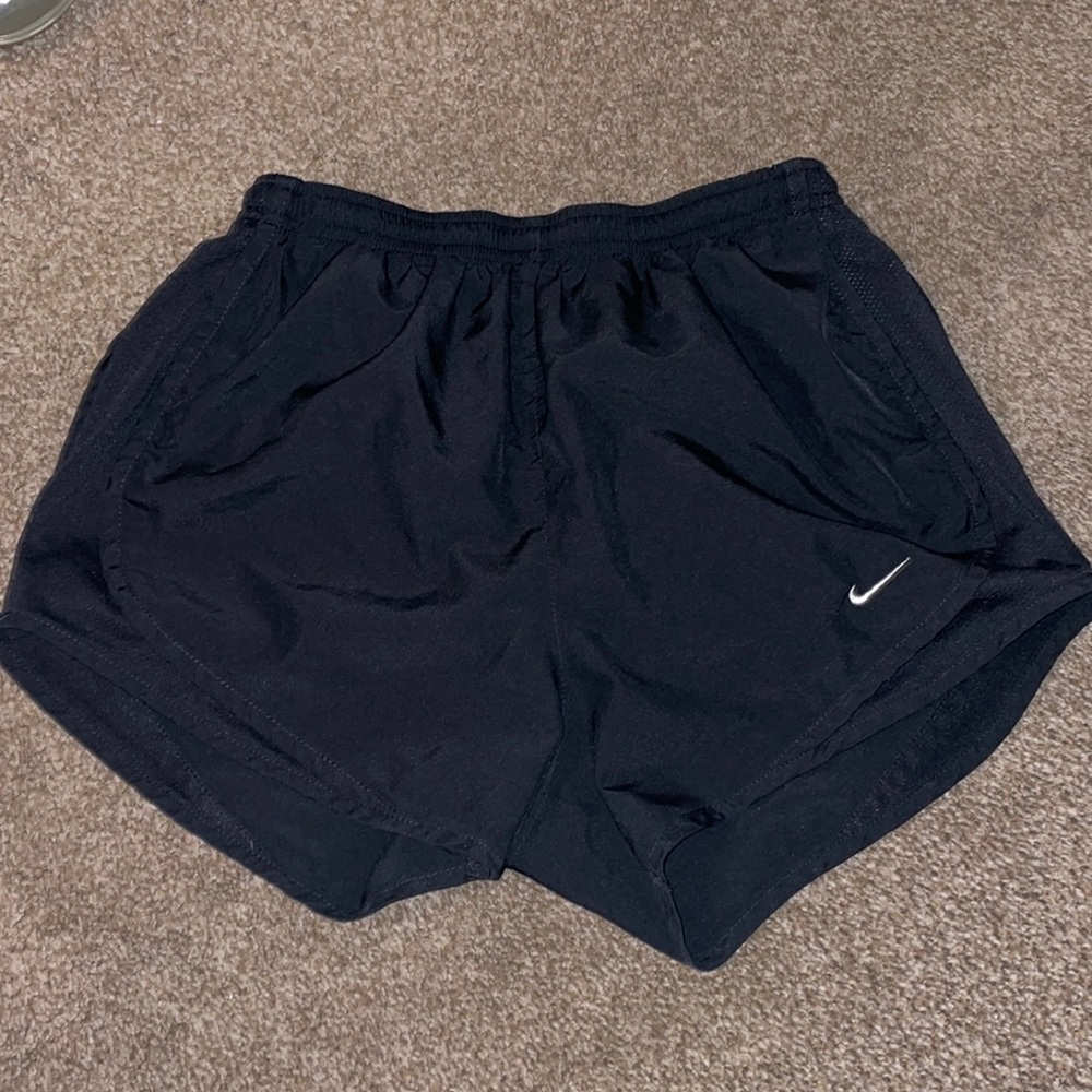 All black Nike - Picture 1 of 4